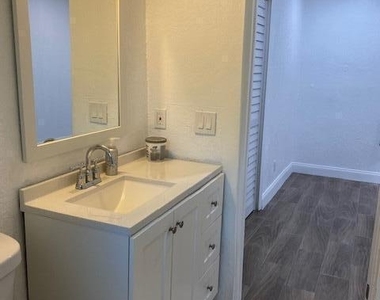 507 S 22nd Street - Photo Thumbnail 12