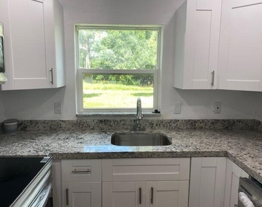 507 S 22nd Street - Photo Thumbnail 2