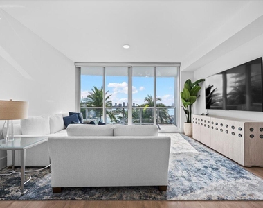 220 Lake Shore Drive - Photo Thumbnail 8