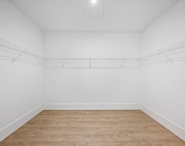 220 Lake Shore Drive - Photo Thumbnail 25