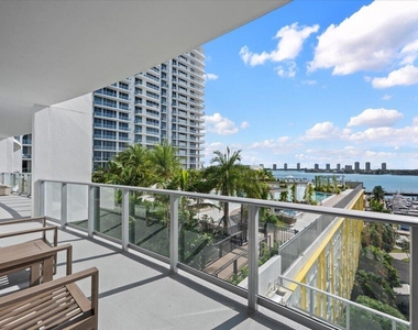 220 Lake Shore Drive - Photo Thumbnail 30