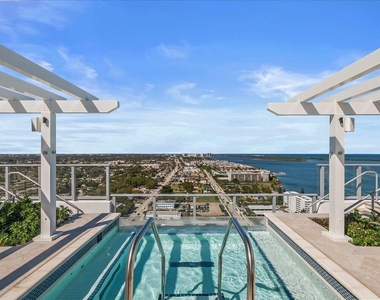220 Lake Shore Drive - Photo Thumbnail 35