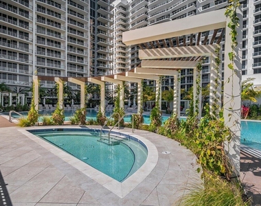 220 Lake Shore Drive - Photo Thumbnail 38