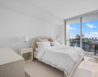 220 Lake Shore Drive - Photo Thumbnail 18