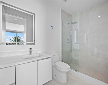 220 Lake Shore Drive - Photo Thumbnail 17