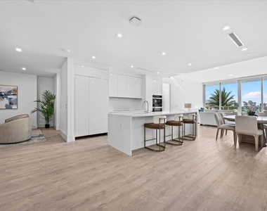 220 Lake Shore Drive - Photo Thumbnail 5