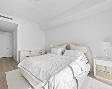 220 Lake Shore Drive - Photo Thumbnail 19