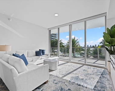 220 Lake Shore Drive - Photo Thumbnail 10