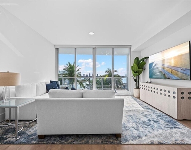220 Lake Shore Drive - Photo Thumbnail 9