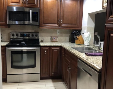 612 N University Drive - Photo Thumbnail 2