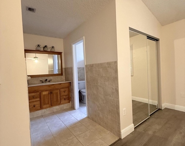 612 N University Drive - Photo Thumbnail 11