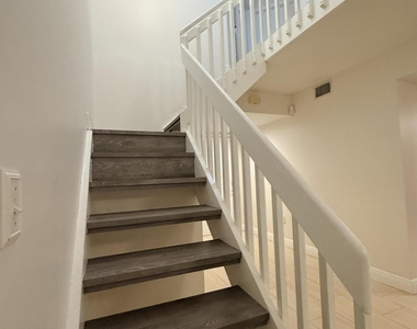 612 N University Drive - Photo Thumbnail 6