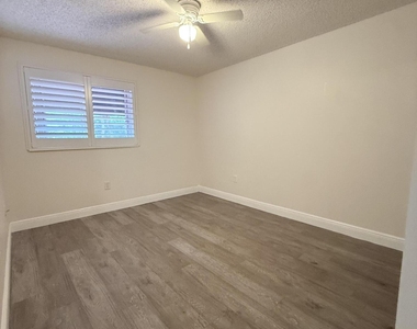 612 N University Drive - Photo Thumbnail 23