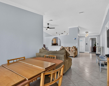 7516 Nw 88th Terrace - Photo Thumbnail 12