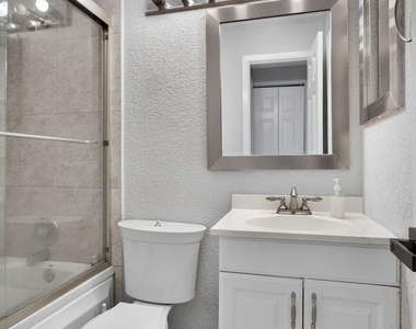 7516 Nw 88th Terrace - Photo Thumbnail 14