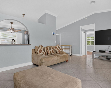 7516 Nw 88th Terrace - Photo Thumbnail 9