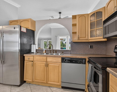 7516 Nw 88th Terrace - Photo Thumbnail 4