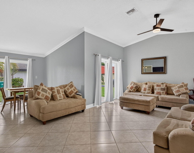 7516 Nw 88th Terrace - Photo Thumbnail 8