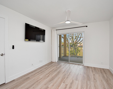 6292 La Costa Drive - Photo Thumbnail 8