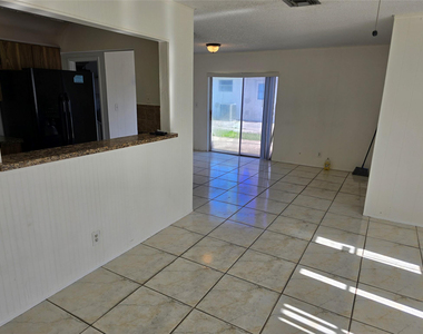 433 Sw 61st Terrace - Photo Thumbnail 3