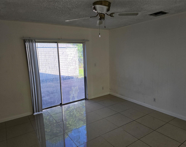 433 Sw 61st Terrace - Photo Thumbnail 14