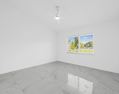 8580 Nw 32nd Street - Photo Thumbnail 10