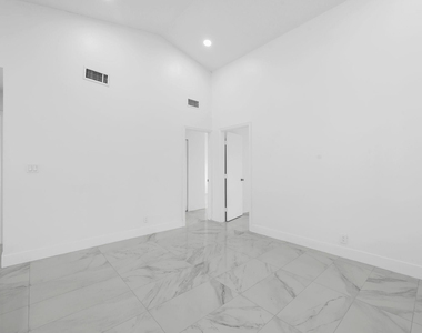 8580 Nw 32nd Street - Photo Thumbnail 8