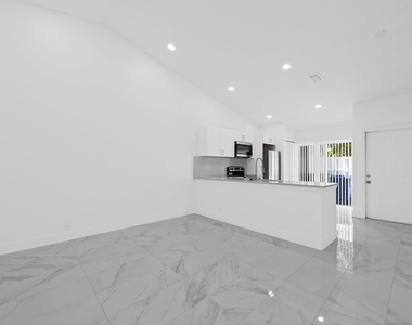 8580 Nw 32nd Street - Photo Thumbnail 6