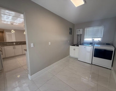 4901 Ne 13th Terrace - Photo Thumbnail 4