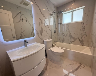4901 Ne 13th Terrace - Photo Thumbnail 13