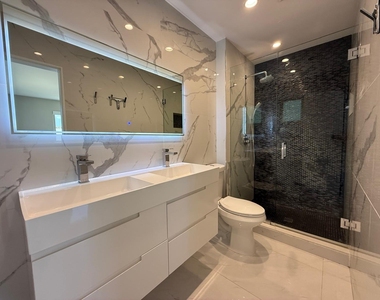 4901 Ne 13th Terrace - Photo Thumbnail 8