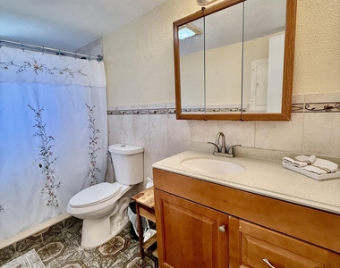 810 E 28th Street - Photo Thumbnail 7