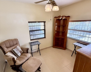 810 E 28th Street - Photo Thumbnail 3