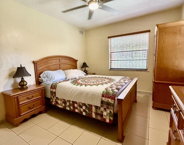 810 E 28th Street - Photo Thumbnail 8
