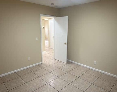 1522 S N Street - Photo Thumbnail 12