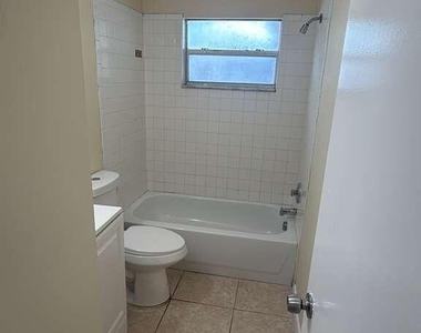 1522 S N Street - Photo Thumbnail 8