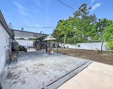 6135 Nw 24th Court - Photo Thumbnail 18