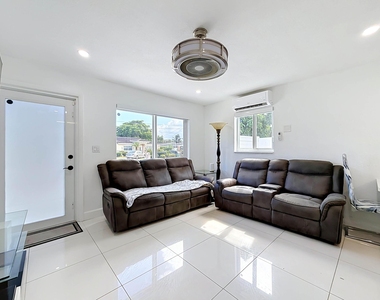 6135 Nw 24th Court - Photo Thumbnail 6