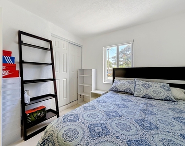 6135 Nw 24th Court - Photo Thumbnail 11