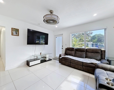 6135 Nw 24th Court - Photo Thumbnail 7