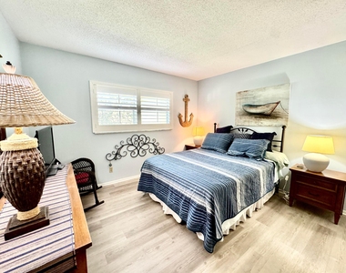 1100 Ponce De Leon Circle - Photo Thumbnail 10