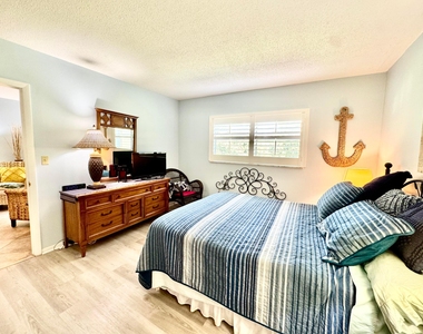 1100 Ponce De Leon Circle - Photo Thumbnail 13