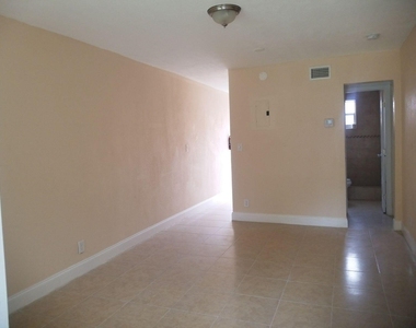 418 Nw 13th Avenue - Photo Thumbnail 2
