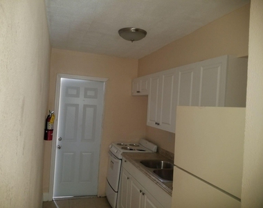418 Nw 13th Avenue - Photo Thumbnail 3