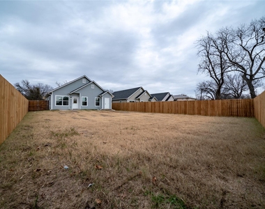1030 W Gandy - Photo Thumbnail 23