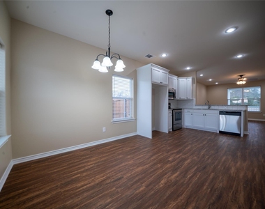 1030 W Gandy - Photo Thumbnail 3