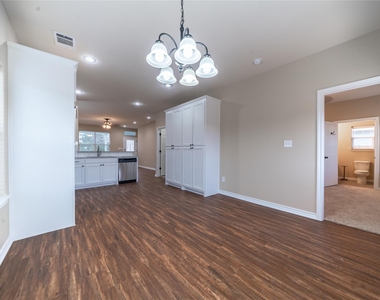 1030 W Gandy - Photo Thumbnail 1