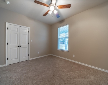 1030 W Gandy - Photo Thumbnail 15
