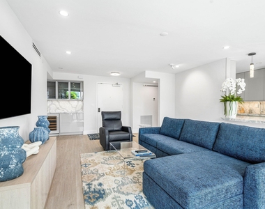 120 Se 5th Avenue - Photo Thumbnail 2