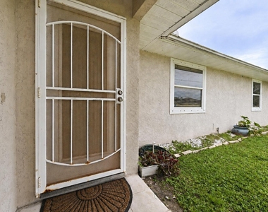 1755 Sw Castinet Lane - Photo Thumbnail 2